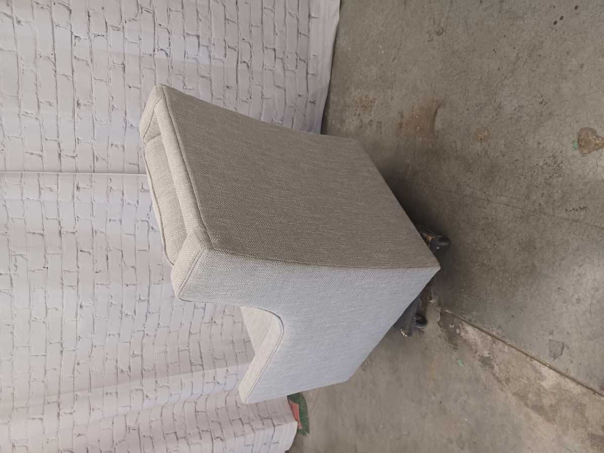 Kambria Swivel Glider Accent Chair - Gallery Image 4